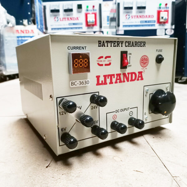 bo-nap-ac-quy-12v-tu-ngat-3 bo-nap-ac-quy-12v-tu-ngat-3