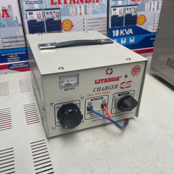 may-sac-binh-ac-quy-o-to-24v-3
